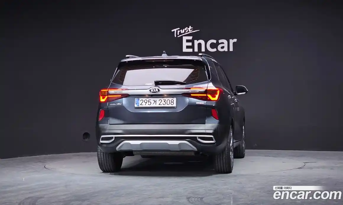 Kia Seltos 2021 1.6 Автомат в Москве № 115459, фото 14