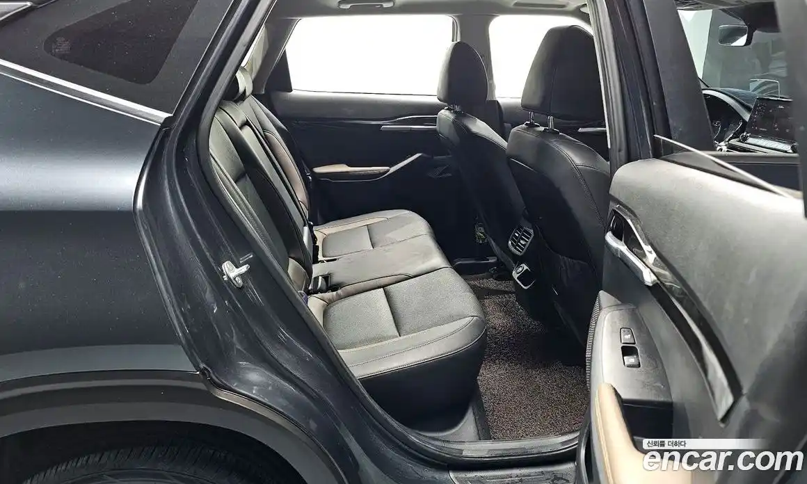 Kia Seltos 2021 1.6 Автомат в Москве № 115459, фото 3