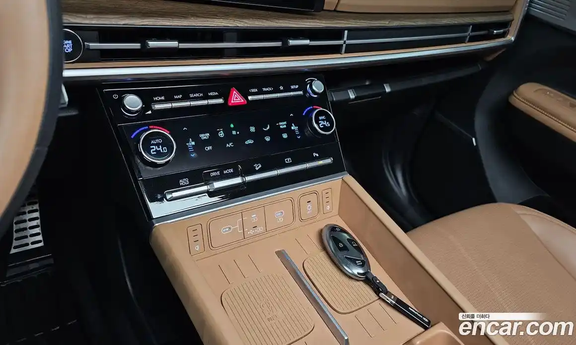 Hyundai Santa Fe 2024 1.6 Автомат в Москве № 119853, фото 18