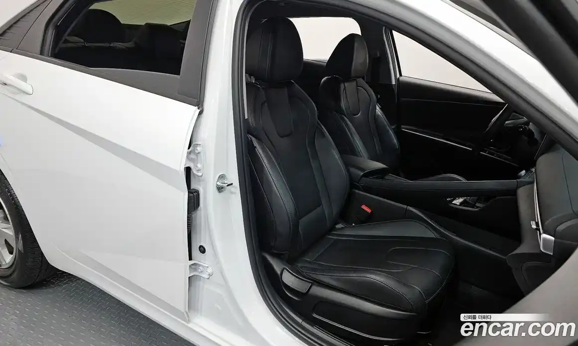 Hyundai Avante 2022 1.6 Автомат в Москве № 126423, фото 19