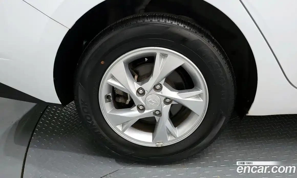 Hyundai Avante 2022 1.6 Автомат в Москве № 126423, фото 5