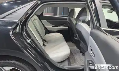 Hyundai Avante 2023 1.6 Автомат в Москве № 126992, миниатюра 12