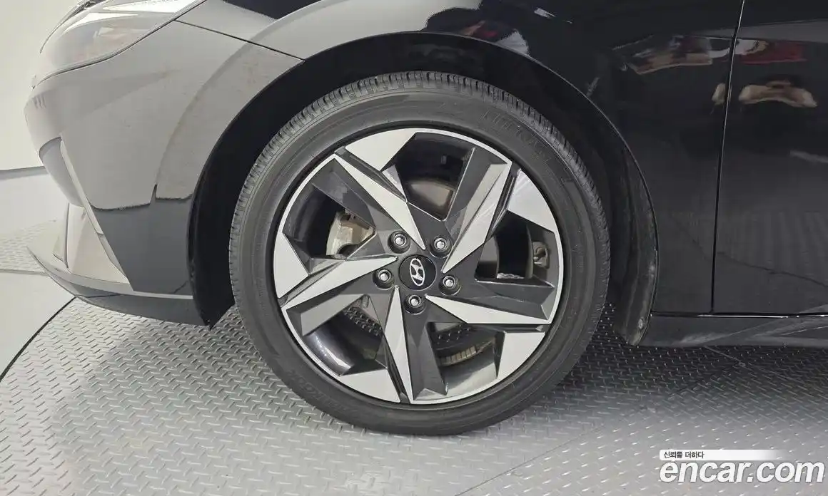 Hyundai Avante 2023 1.6 Автомат в Москве № 126992, фото 4