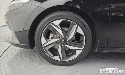 Hyundai Avante 2023 1.6 Автомат в Москве № 126992, миниатюра 4