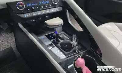 Hyundai Avante 2023 1.6 Автомат в Москве № 126992, миниатюра 9