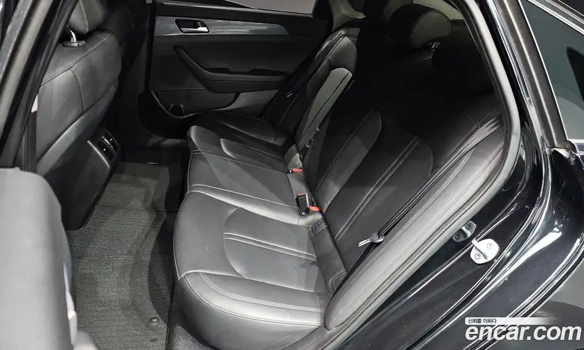 Hyundai Sonata 2016 2.0 Автомат в Москве № 127190, фото 7