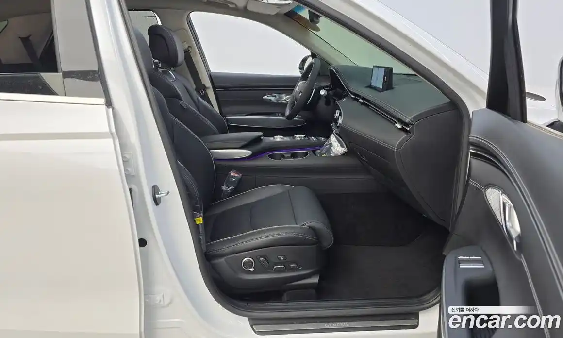 Genesis GV70 2023 2.5 Автомат в Москве № 12866, фото 1