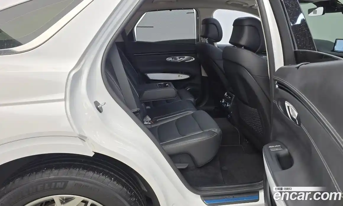 Genesis GV70 2023 2.5 Автомат в Москве № 12866, фото 16