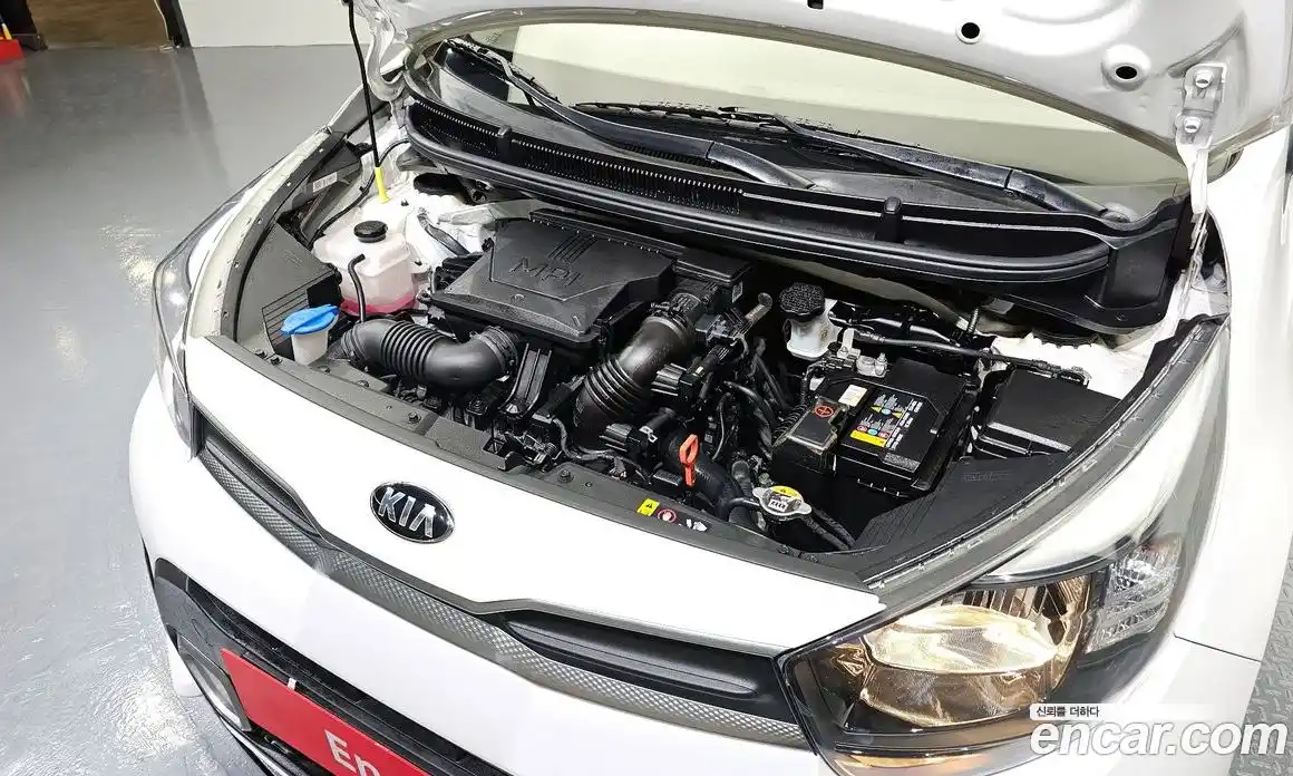 Kia Morning 2021 1.0 Автомат в Москве № 131578, фото 6