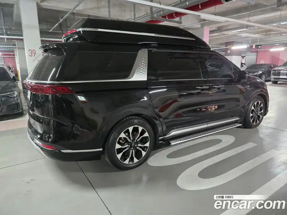 Kia Canival 2023 3.5 Автомат в Москве № 131592, фото 4