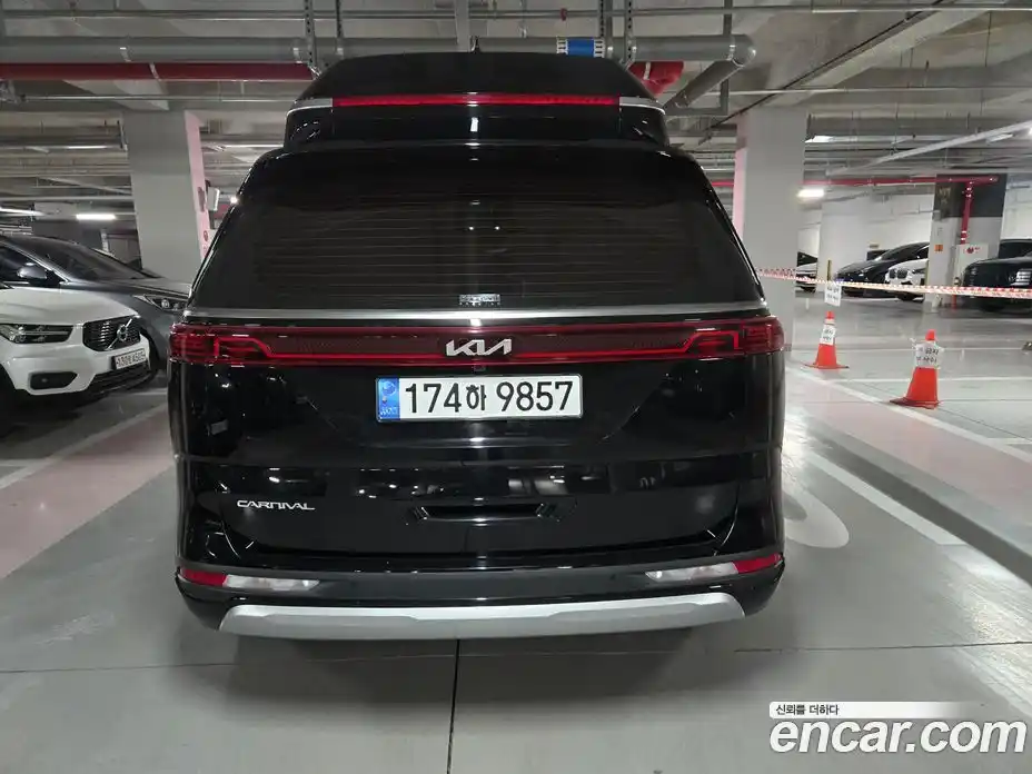 Kia Canival 2023 3.5 Автомат в Москве № 131592, фото 5