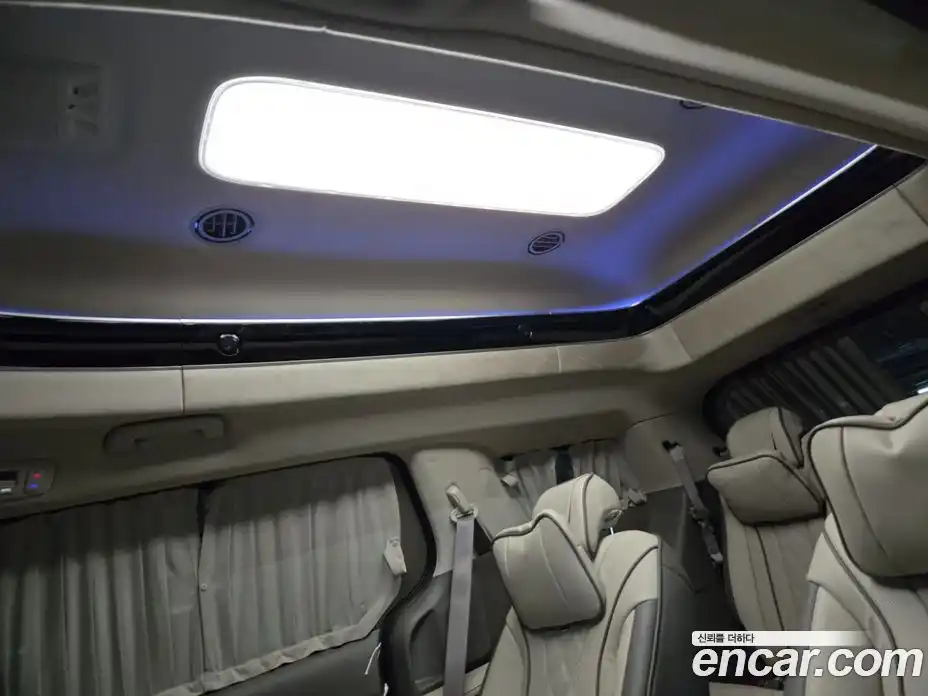 Kia Canival 2023 3.5 Автомат в Москве № 131592, фото 8