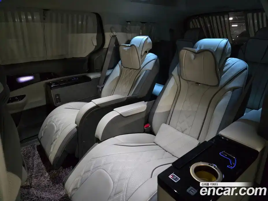 Kia Canival 2023 3.5 Автомат в Москве № 131592, фото 9