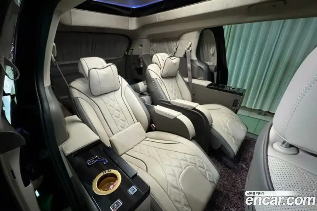 Kia Canival 2023 3.5 Автомат в Москве № 131592, фото 10