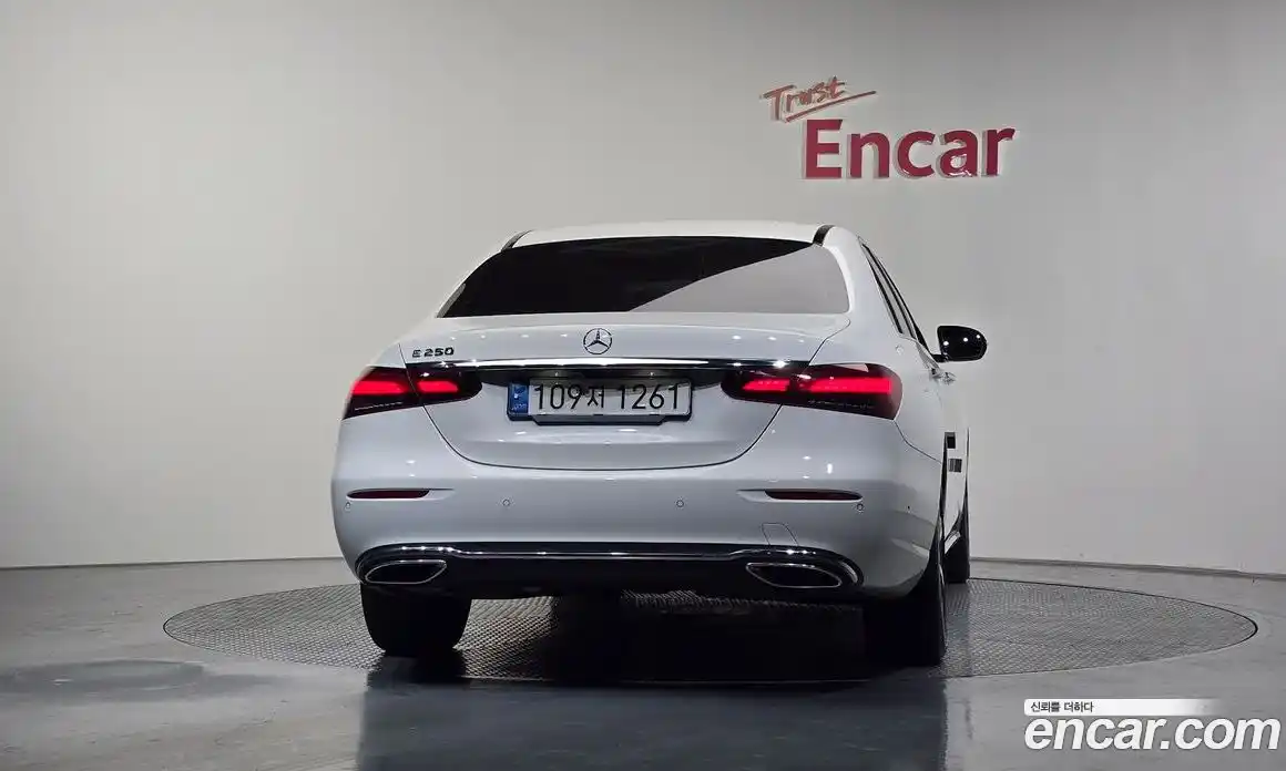 Mercedes-Benz E-Class 2021 2.0 Автомат в Москве № 136873, фото 14