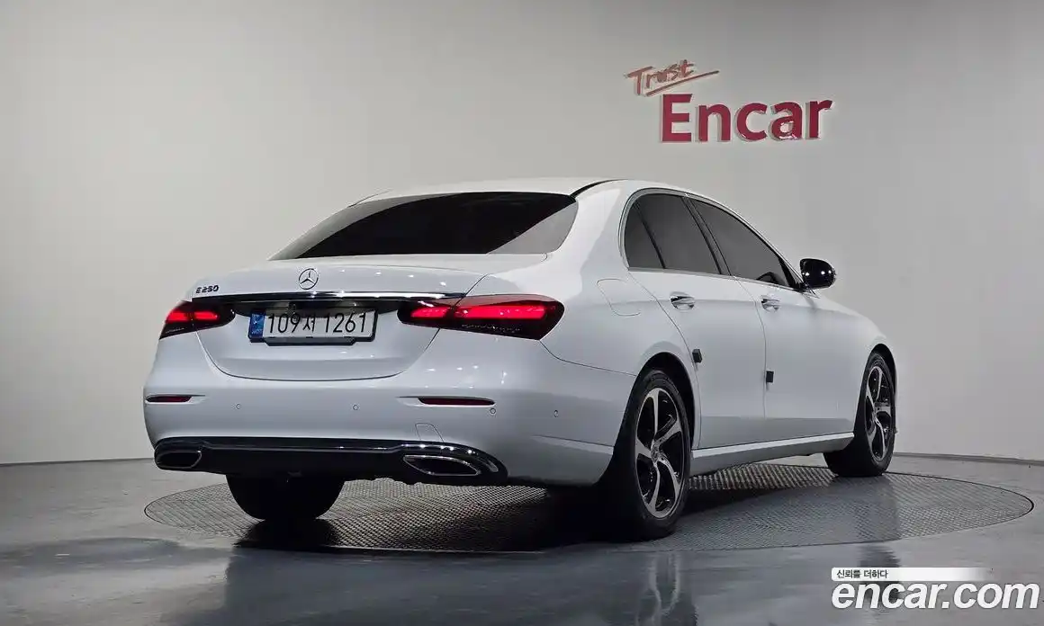 Mercedes-Benz E-Class 2021 2.0 Автомат в Москве № 136873, фото 16