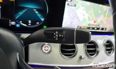 Mercedes-Benz E-Class 2021 2.0 Автомат в Москве № 136873, миниатюра 3