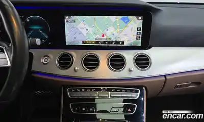 Mercedes-Benz E-Class 2021 2.0 Автомат в Москве № 136873, миниатюра 4