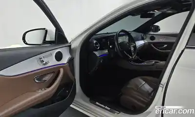 Mercedes-Benz E-Class 2021 2.0 Автомат в Москве № 136873, миниатюра 6