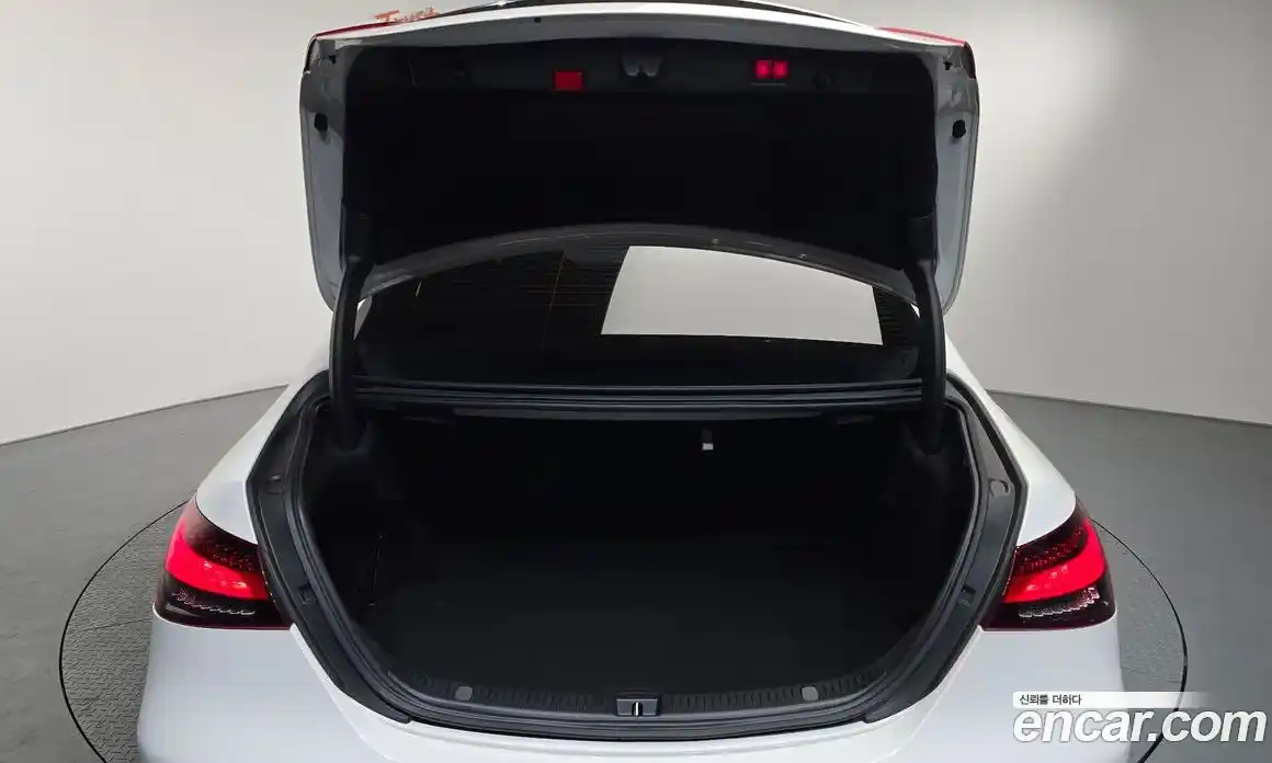 Mercedes-Benz E-Class 2021 2.0 Автомат в Москве № 136873, фото 9