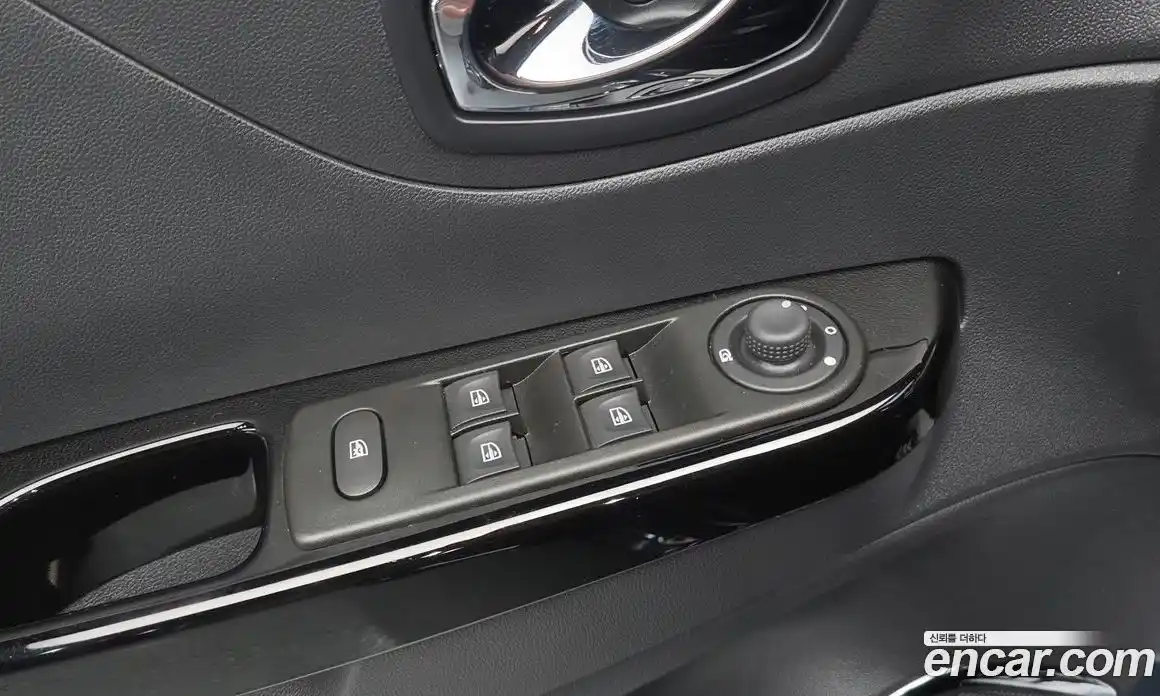 Renault QM3 2017 1.5 Автомат в Москве № 138600, фото 18