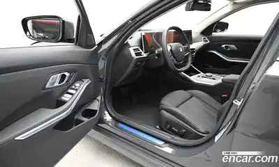 BMW 3-Series 2025 2.0 Автомат в Москве № 153596, миниатюра 11