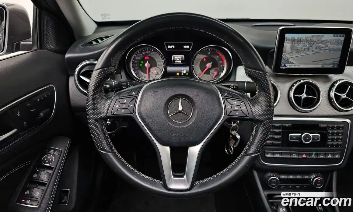 Mercedes-Benz GLA-Class 2015 2.1 Автомат в Москве № 160521, фото 12