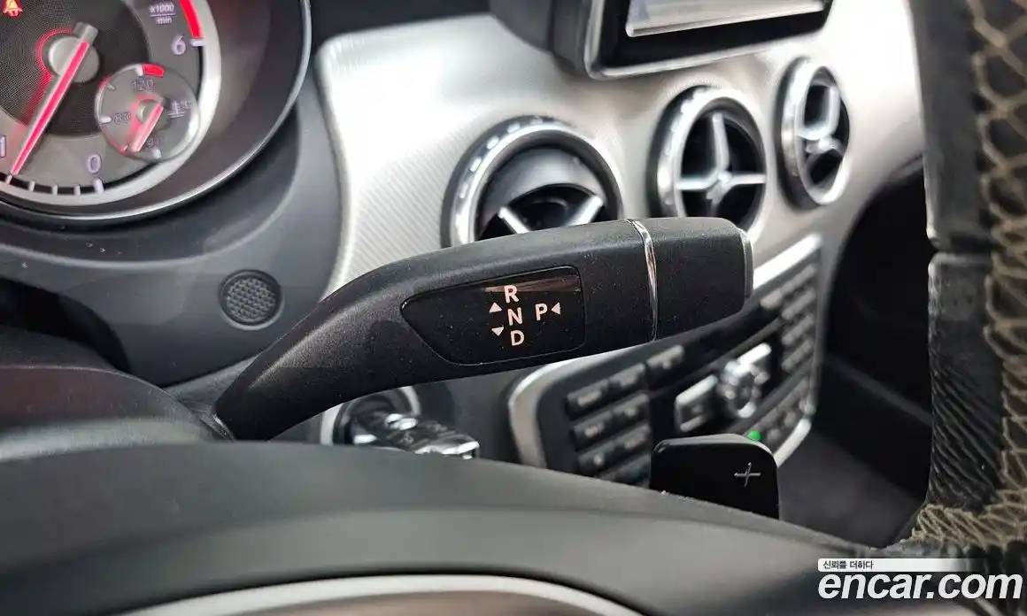 Mercedes-Benz GLA-Class 2015 2.1 Автомат в Москве № 160521, фото 13