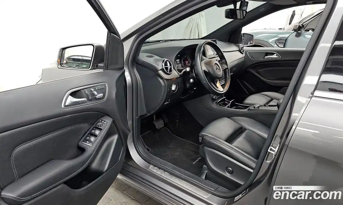 Mercedes-Benz B-Class 2016 2.1 Автомат в Москве № 160533, фото 14
