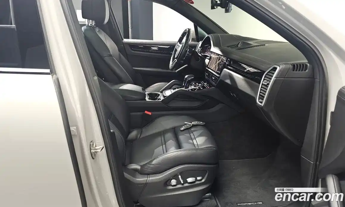 Porsche Cayenne 2021 3.0 Автомат в Москве № 165307, фото 10