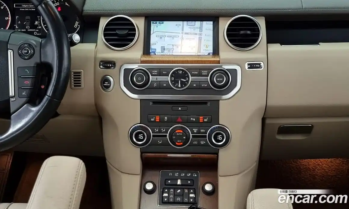 Land Rover Discovery 2016 3.0 Автомат в Москве № 166475, фото 19