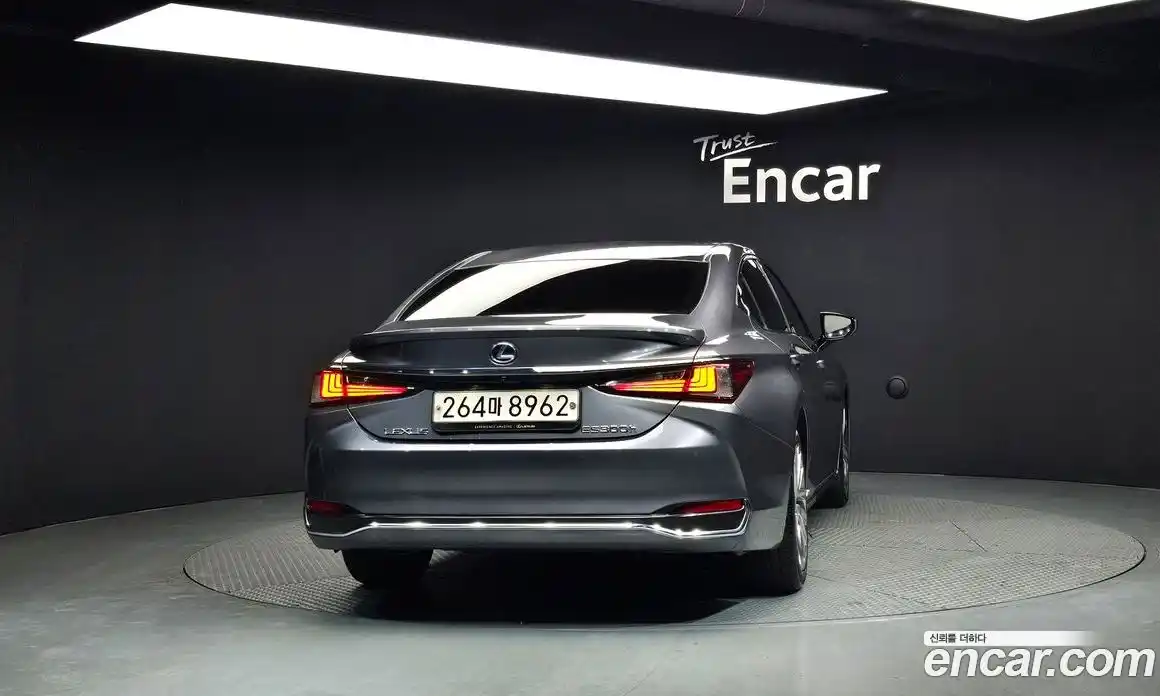 Lexus ES 2021 2.5 Автомат в Москве № 168305, фото 4