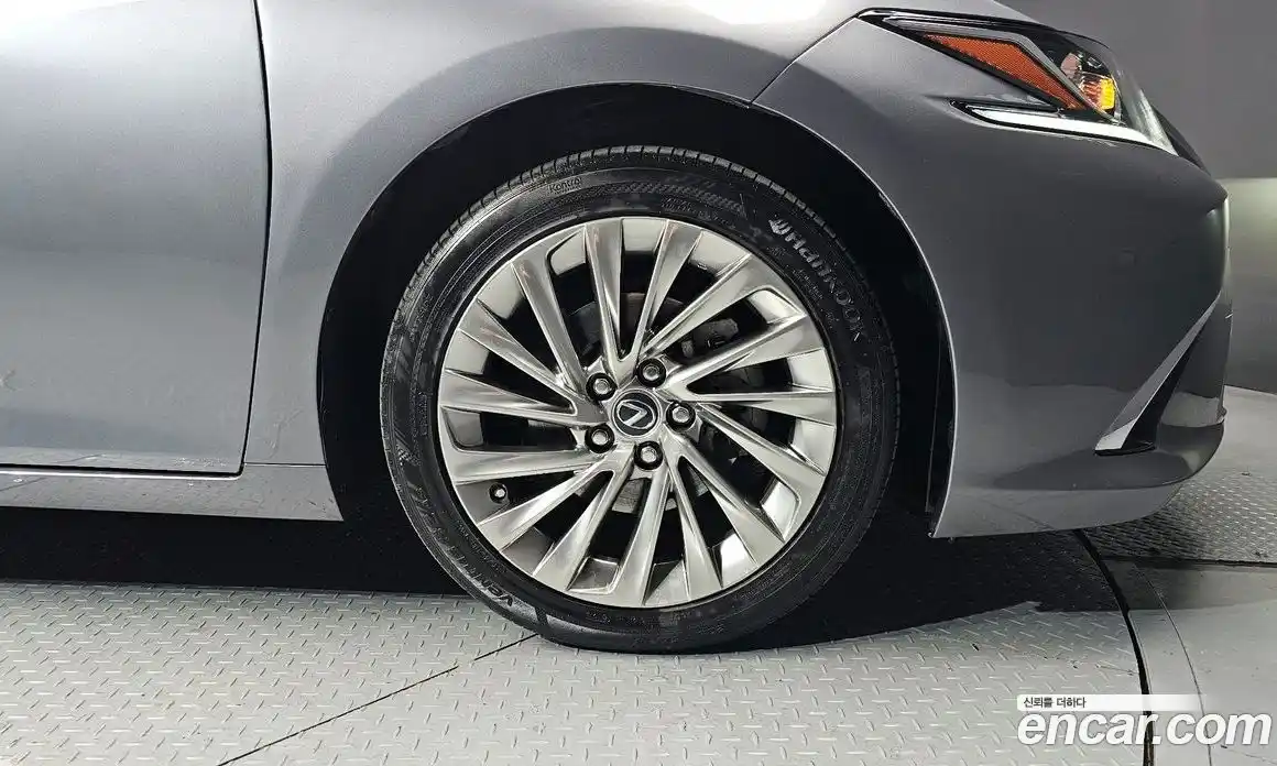 Lexus ES 2021 2.5 Автомат в Москве № 168305, фото 5