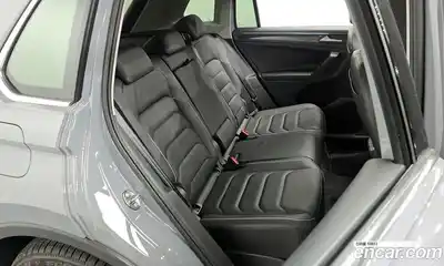Volkswagen Tiguan 2022 2.0 Автомат в Москве № 168782, миниатюра 4