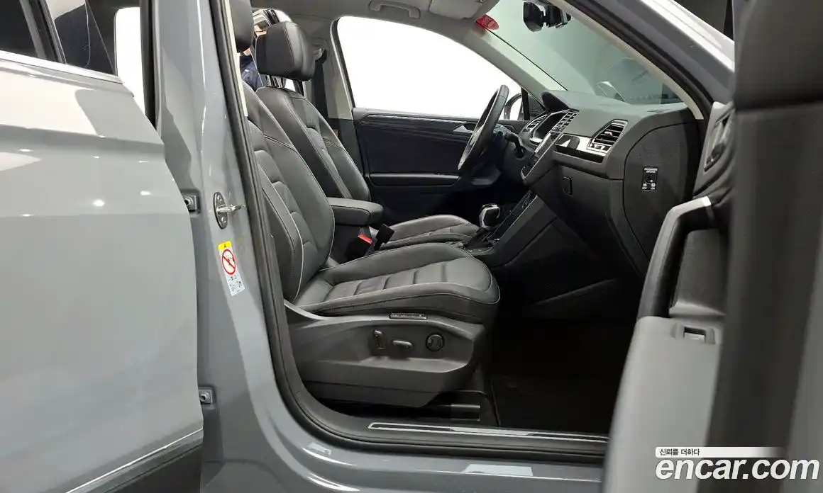 Volkswagen Tiguan 2022 2.0 Автомат в Москве № 168782, фото 7