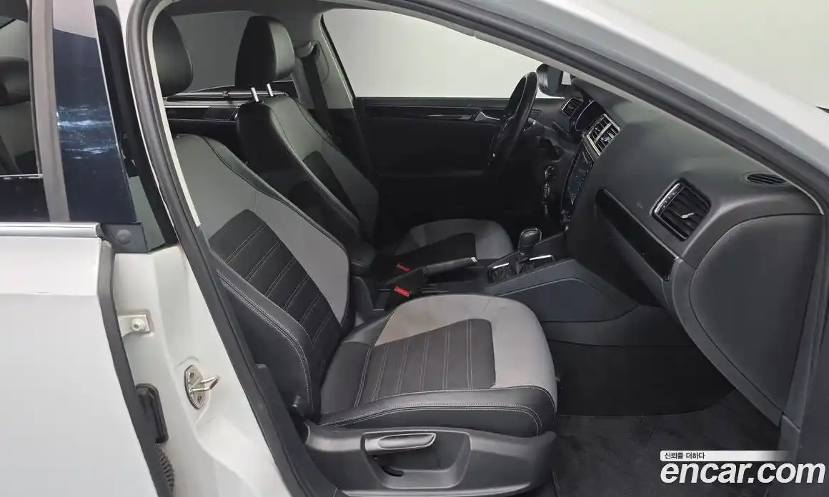 Volkswagen Jetta 2015 2.0 Автомат в Москве № 168795, фото 11