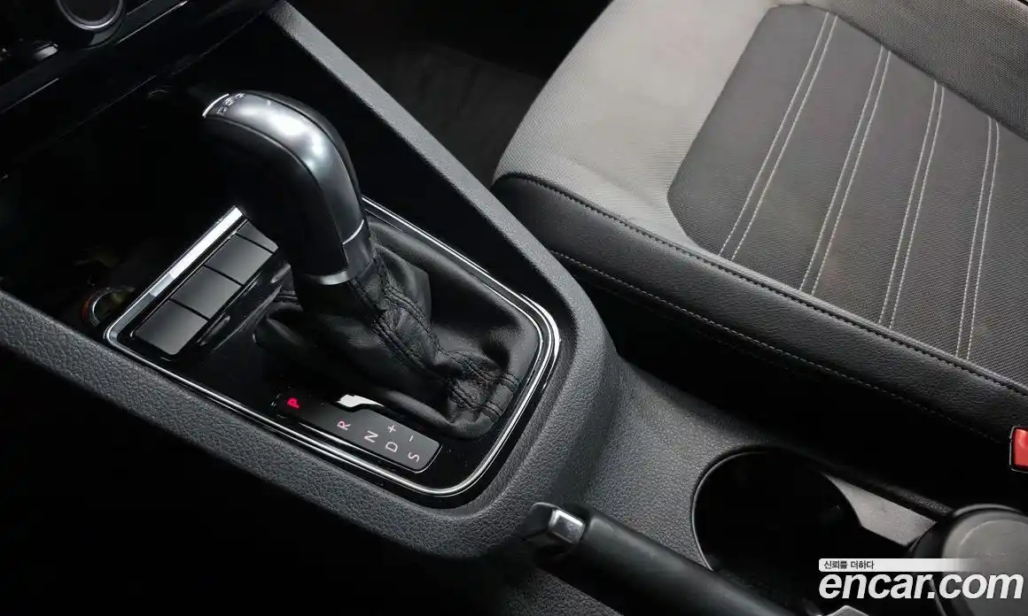 Volkswagen Jetta 2015 2.0 Автомат в Москве № 168795, фото 9