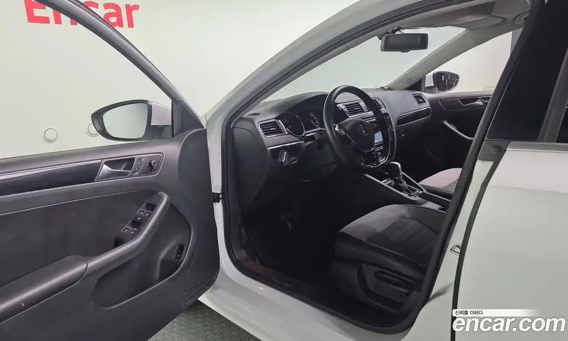 Volkswagen Jetta 2015 2.0 Автомат в Москве № 168795, фото 10