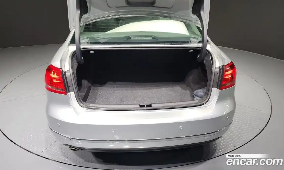 Volkswagen Passat 2013 2.5 Автомат в Москве № 168808, фото 3