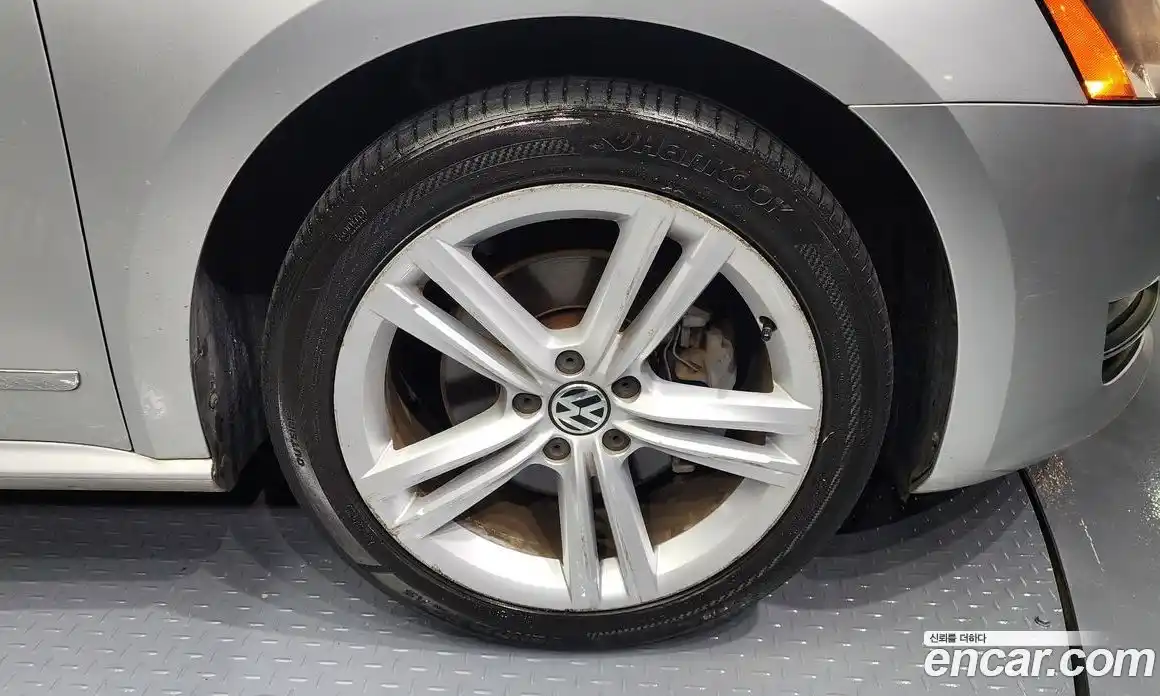 Volkswagen Passat 2013 2.5 Автомат в Москве № 168808, фото 4