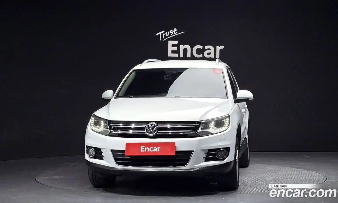 Volkswagen Tiguan 2014 2.0 Автомат в Москве № 169114, фото 3