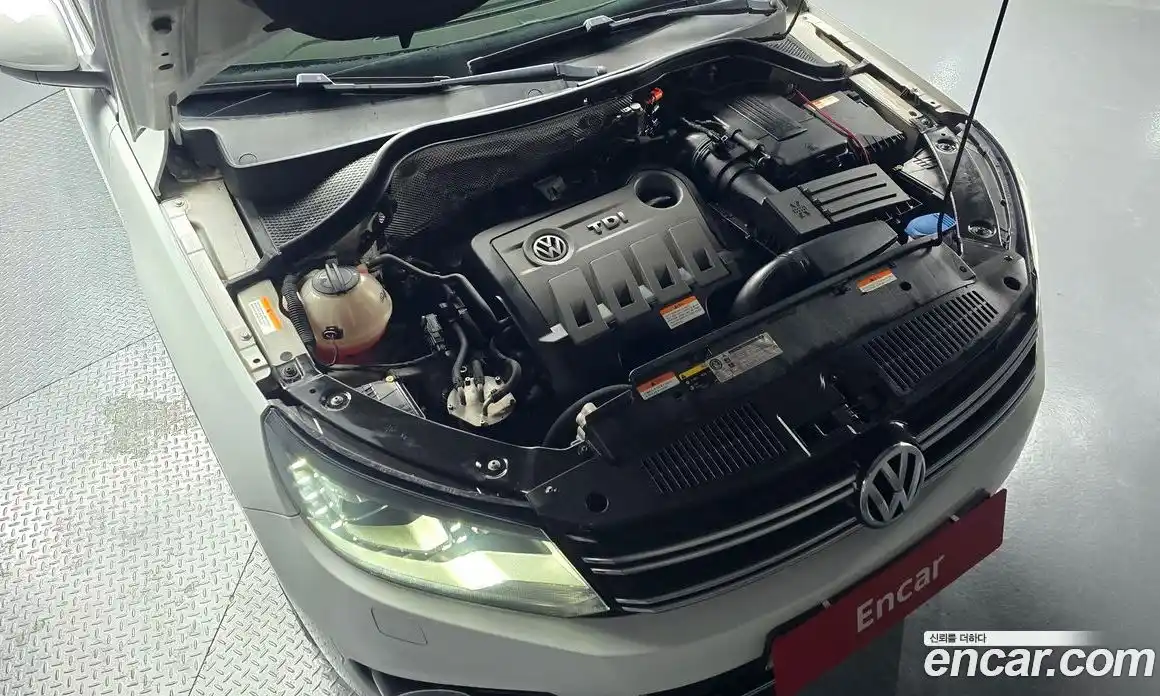 Volkswagen Tiguan 2014 2.0 Автомат в Москве № 169114, фото 6