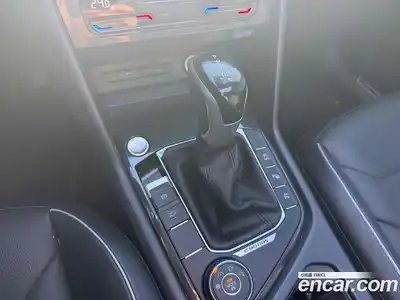 Volkswagen Tiguan 2023 2.0 Автомат в Москве № 169178, миниатюра 11