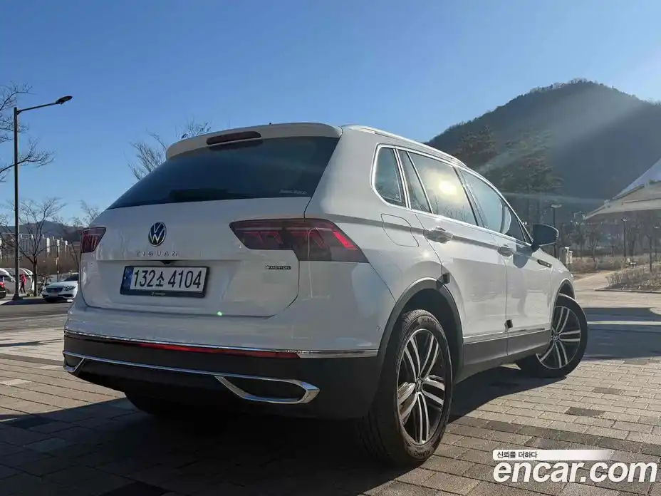 Volkswagen Tiguan 2023 2.0 Автомат в Москве № 169178, фото 2
