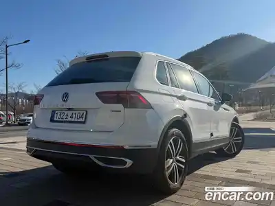 Volkswagen Tiguan 2023 2.0 Автомат в Москве № 169178, миниатюра 2