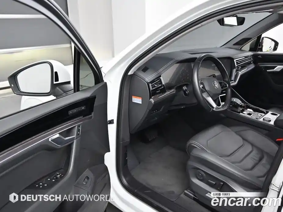 Volkswagen Touareg 2021 3.0 Автомат в Москве № 169198, фото 11