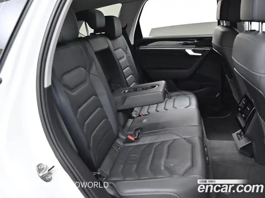 Volkswagen Touareg 2021 3.0 Автомат в Москве № 169198, фото 12