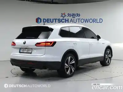 Volkswagen Touareg 2021 3.0 Автомат в Москве № 169198, миниатюра 2