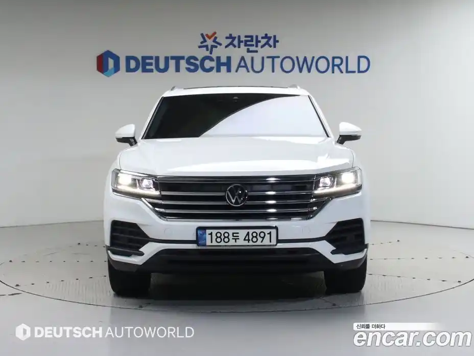Volkswagen Touareg 2021 3.0 Автомат в Москве № 169198, фото 3