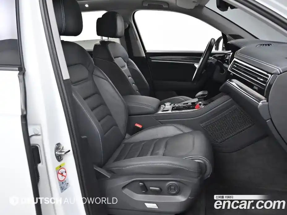 Volkswagen Touareg 2021 3.0 Автомат в Москве № 169198, фото 10